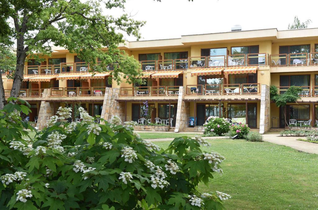 Les Magnolias Hotel Primorsko Dış mekan fotoğraf